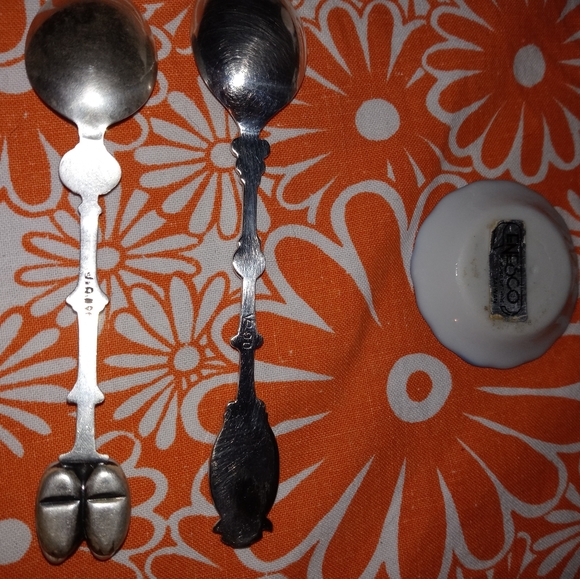 Delft Trinkets and Silver plate Spoons mini shoes - Picture 4 of 6